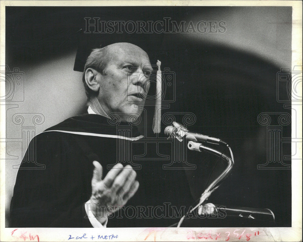 1983 Press Photo President Gerald Ford Boyd Banwell president Illinois College - Historic Images