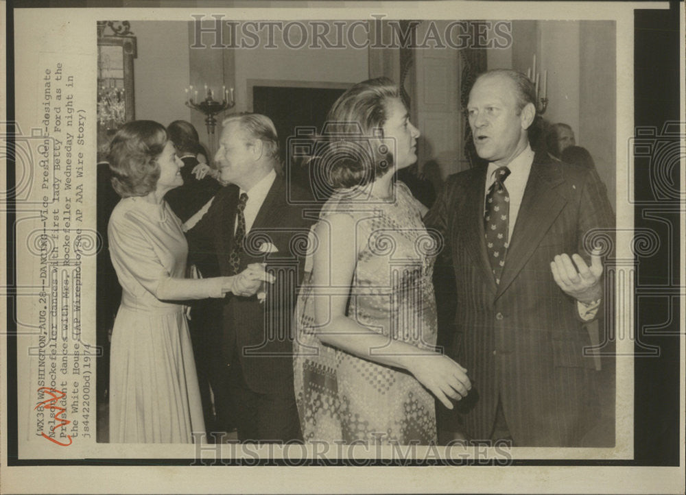 1974 Press Photo Vice President Nelson Rockefeller First Lady Betty Ford - Historic Images