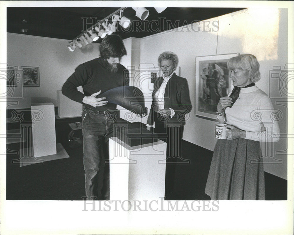 1983 Press Photo Sally Weather Shirley Hardin Money Business Sculptor David - Historic Images