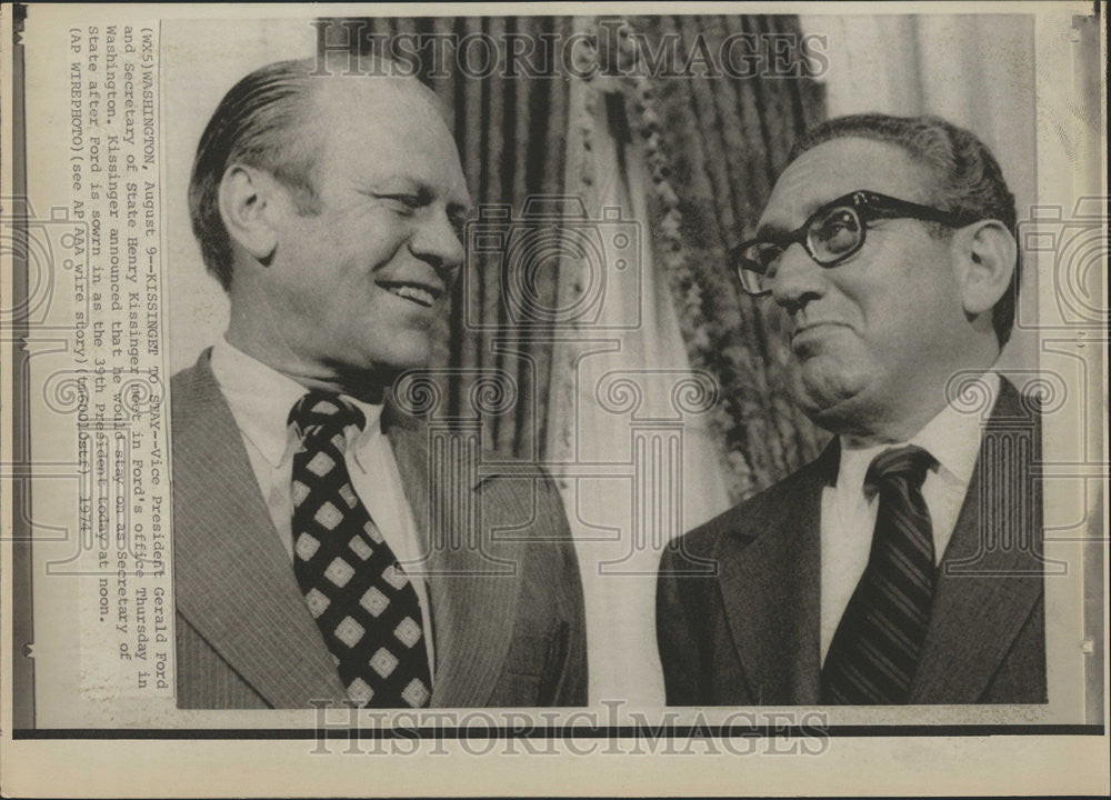 1974 Press Photo Vice President Gerald Ford State Henry Kissinger Office sowrn - Historic Images