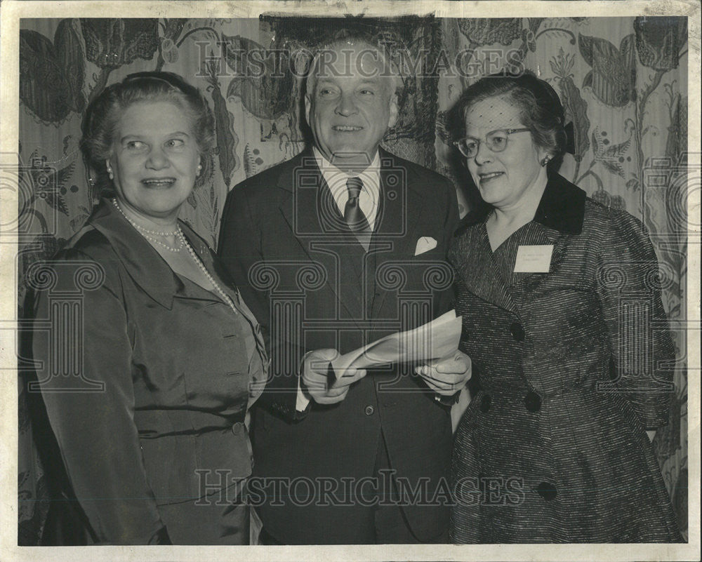 1955 Press Photo Marshall Field President Child Welfare League America Talk West - Historic Images