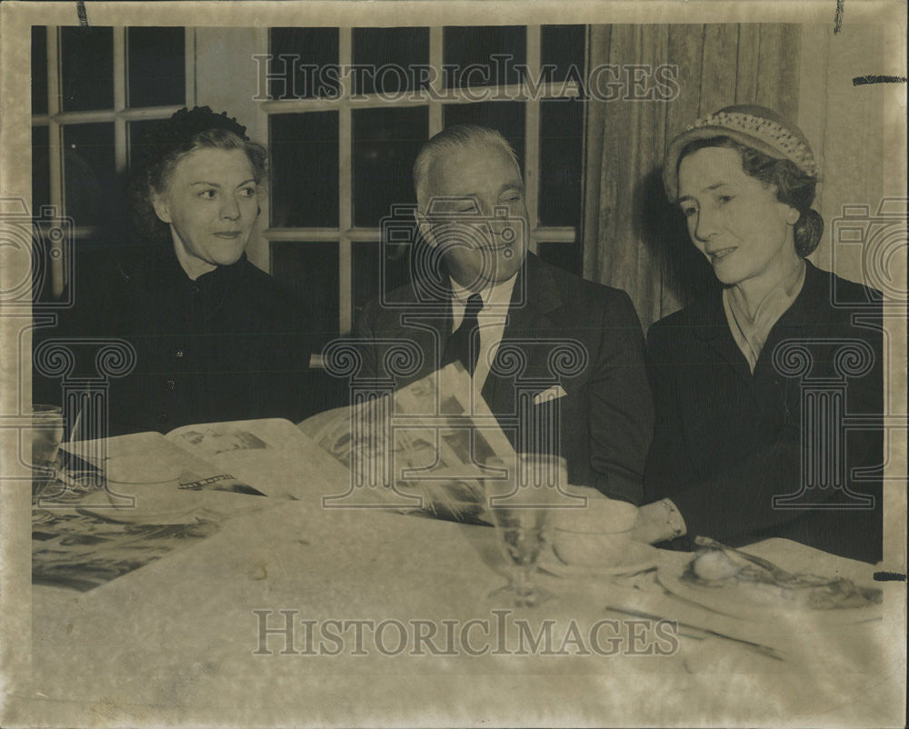 1949 Press Photo Mrs Lloyd Lewis Chairman women division Marshall Field Mrs John - Historic Images