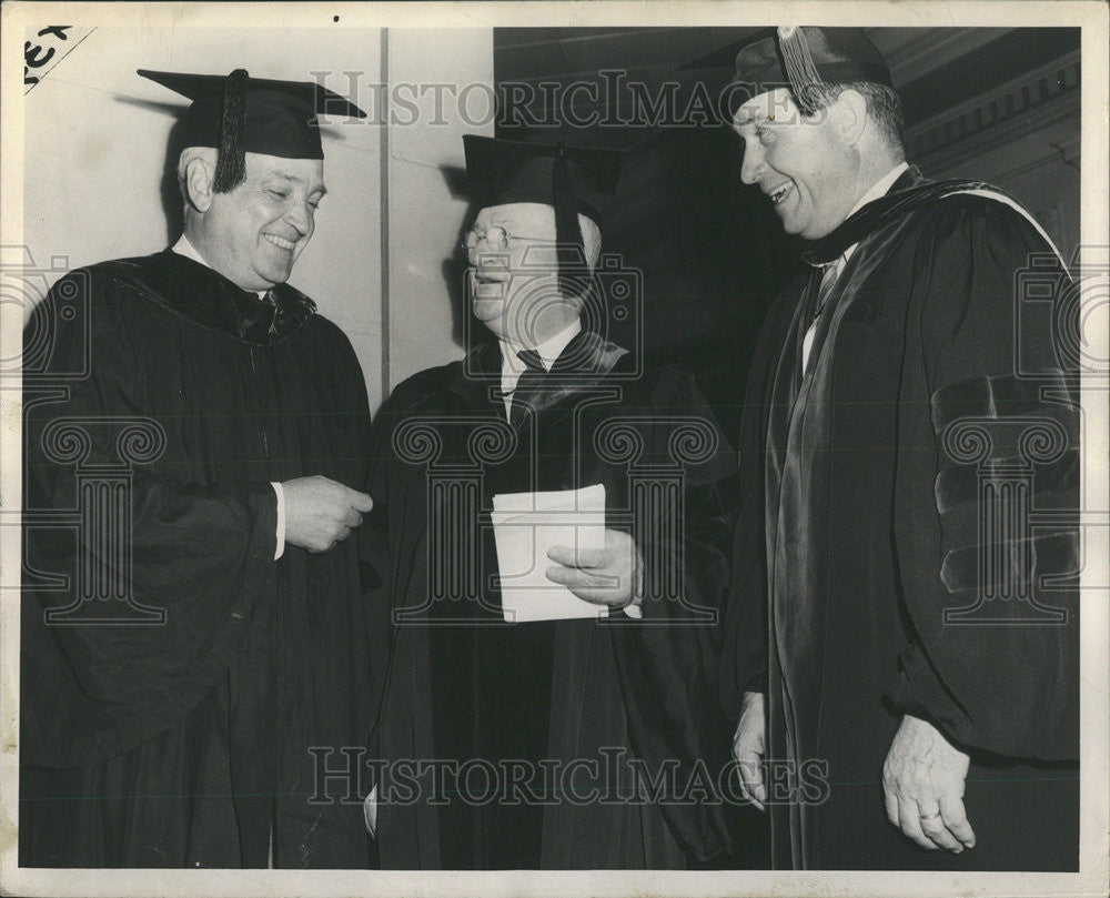 1949 Press Photo Marshall Field Roosevelt College Graduation - Historic Images