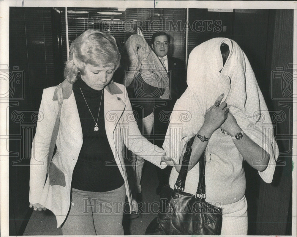 1975 Press Photo United States President Gerald Ford Assassination Attempt - Historic Images