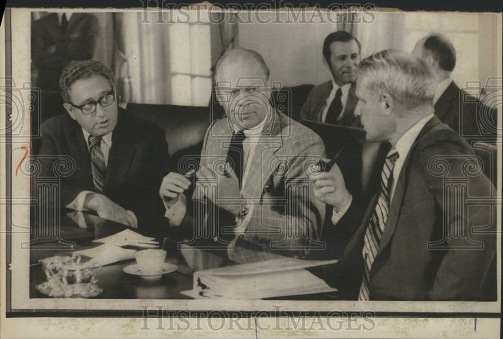 1974 Press Photo President Ford with Sec. State Henry Kissinger and Defense Sec - Historic Images