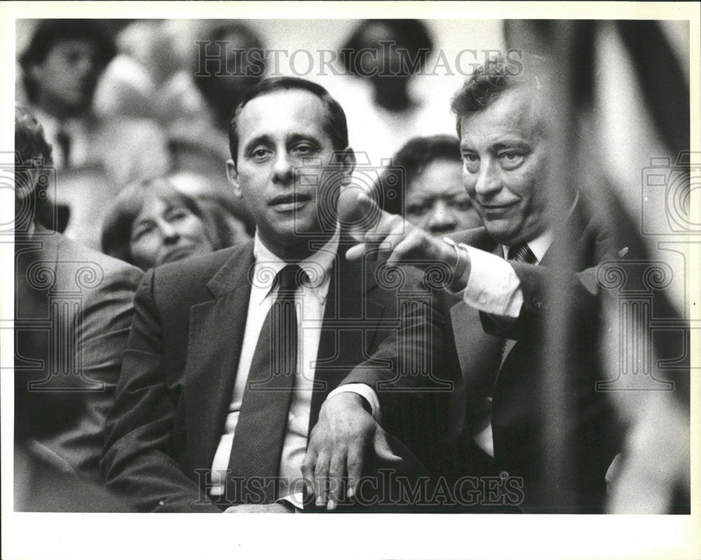 1984 Press Photo Geraldine Ferraro Daley Plaza John Zaccare Ed Vrdelak Family - Historic Images