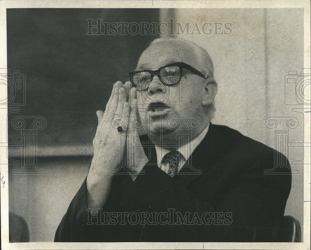 1972 Press Photo Ffrench Beytagh Northwestern University Dean - Historic Images