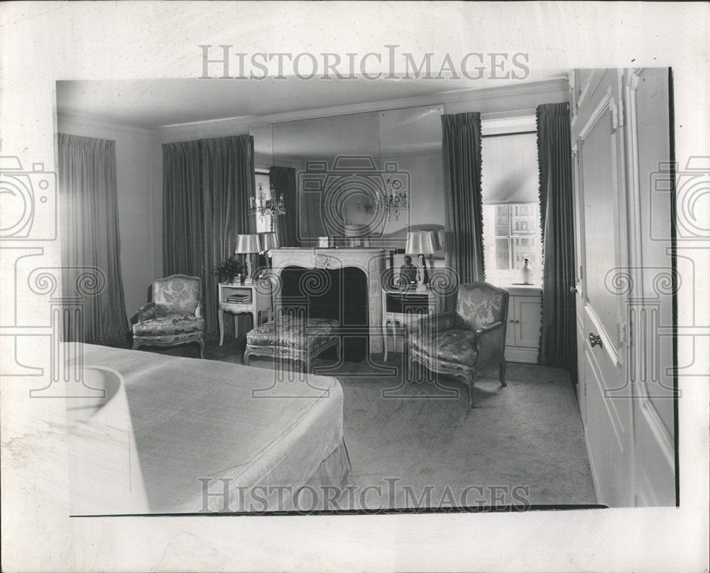 1952 Press Photo Louis XV  field bedroom wood furniture mauve brocade antique - Historic Images