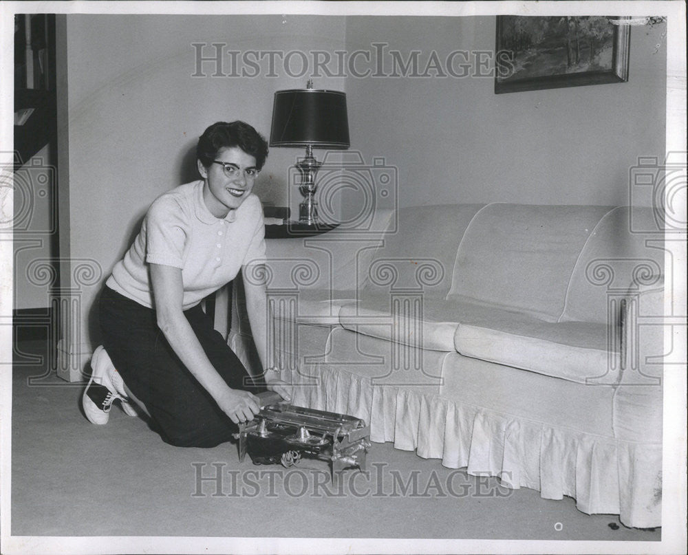 1960 Press Photo Barbara Lockhart - Historic Images