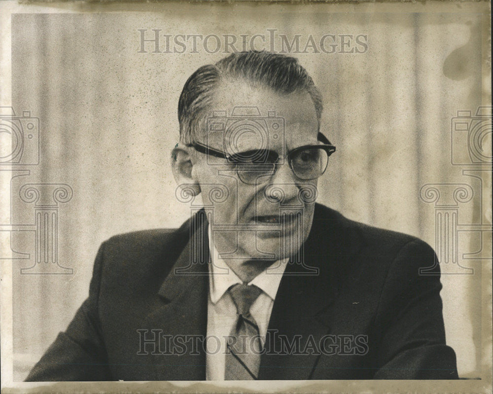 1971 Press Photo Dean William B. Lockhart University of Minnesota Law School - Historic Images