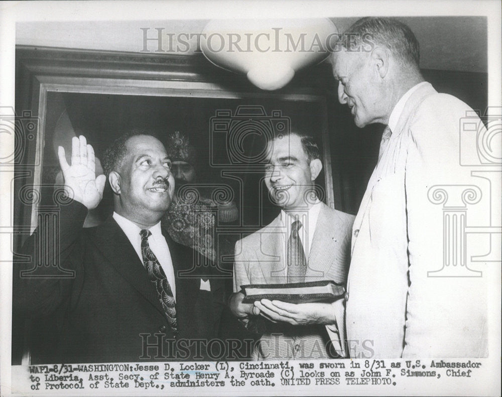 1953 Press Photo Jesse Locker Cincinnati Sworn US Ambassador Liberia State Henry - Historic Images