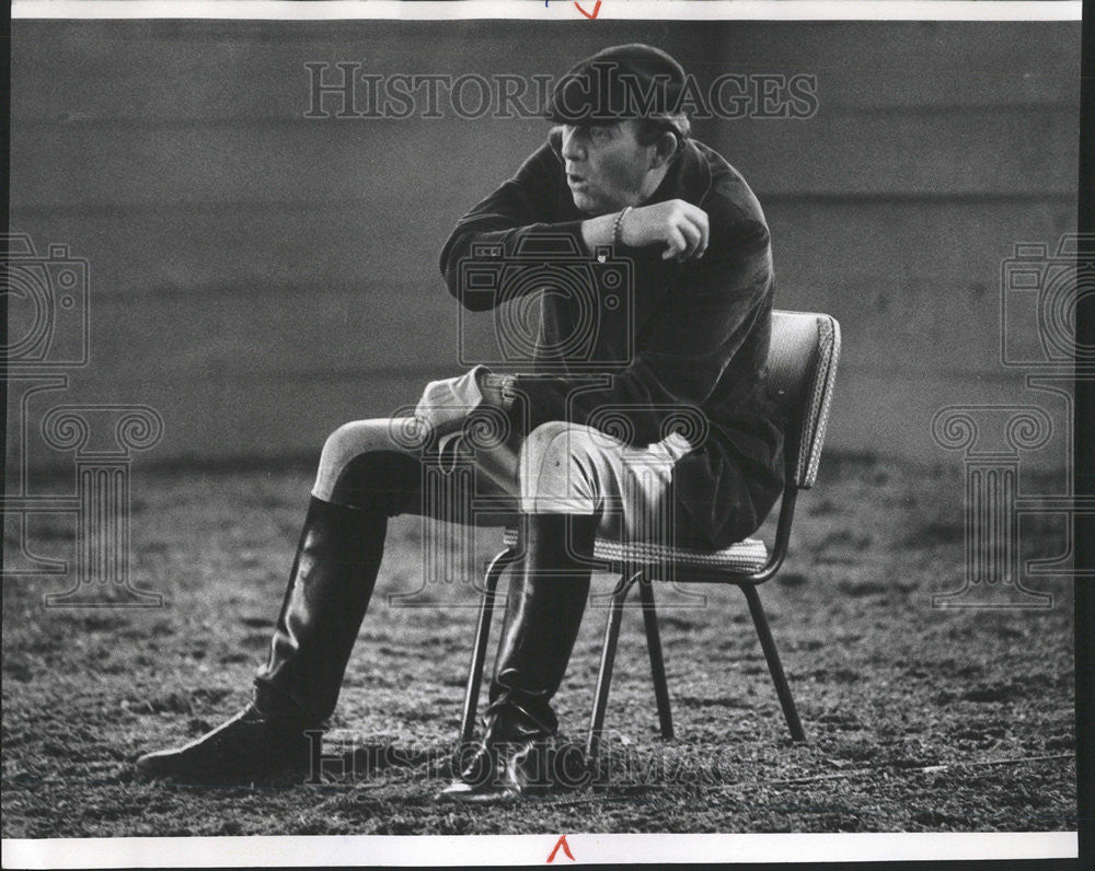 1977 Press Photo Olympic Coach Bengt Jungquist Dressage Rider Riddle - Historic Images