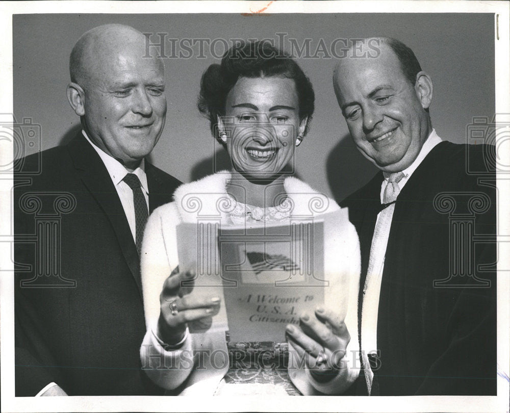 1961 Press Photo Park Livingston, Mrs. Livingston and Judge Edwin Robson - Historic Images