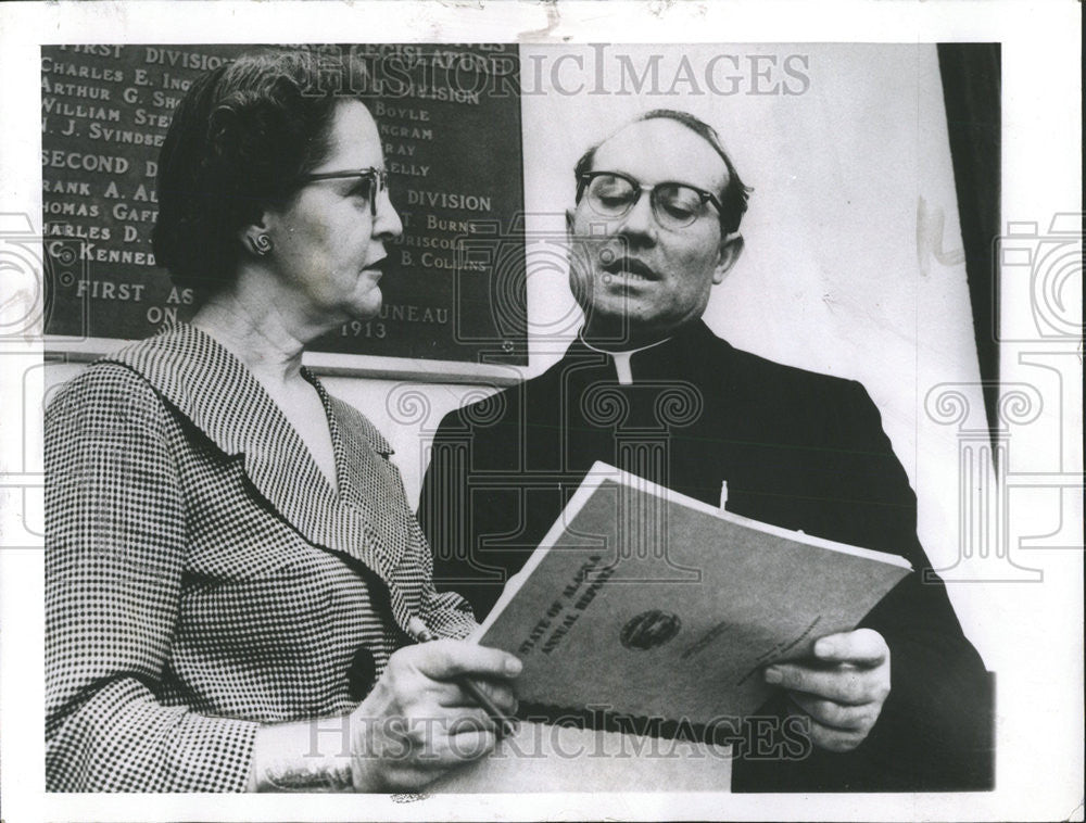 1961 Press Photo Father Segundo Llcrente Mrs Dora Sweeney Priest legislature - Historic Images