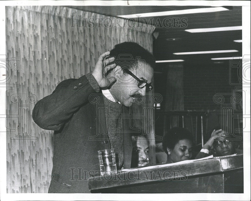 1968 Press Photo Ronald Fair author speaks on a panel discussion titled &quot;Why be - Historic Images