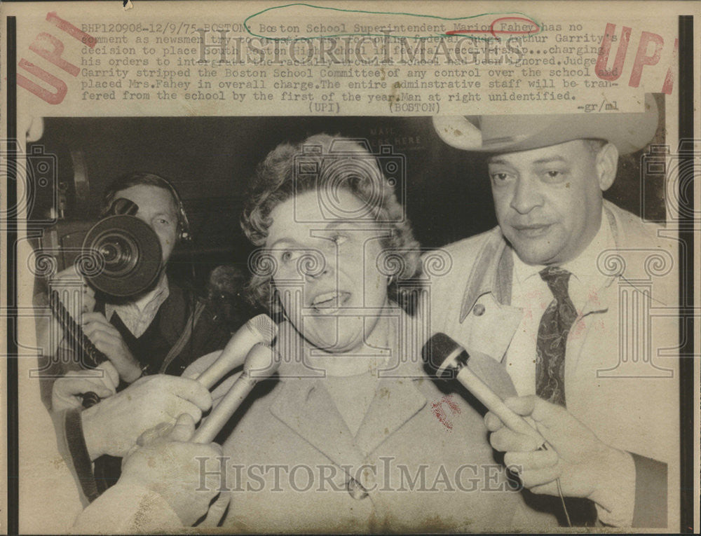 1975 Press Photo Boston School Superintendent Marion Fahey Comment Newsman Try - Historic Images