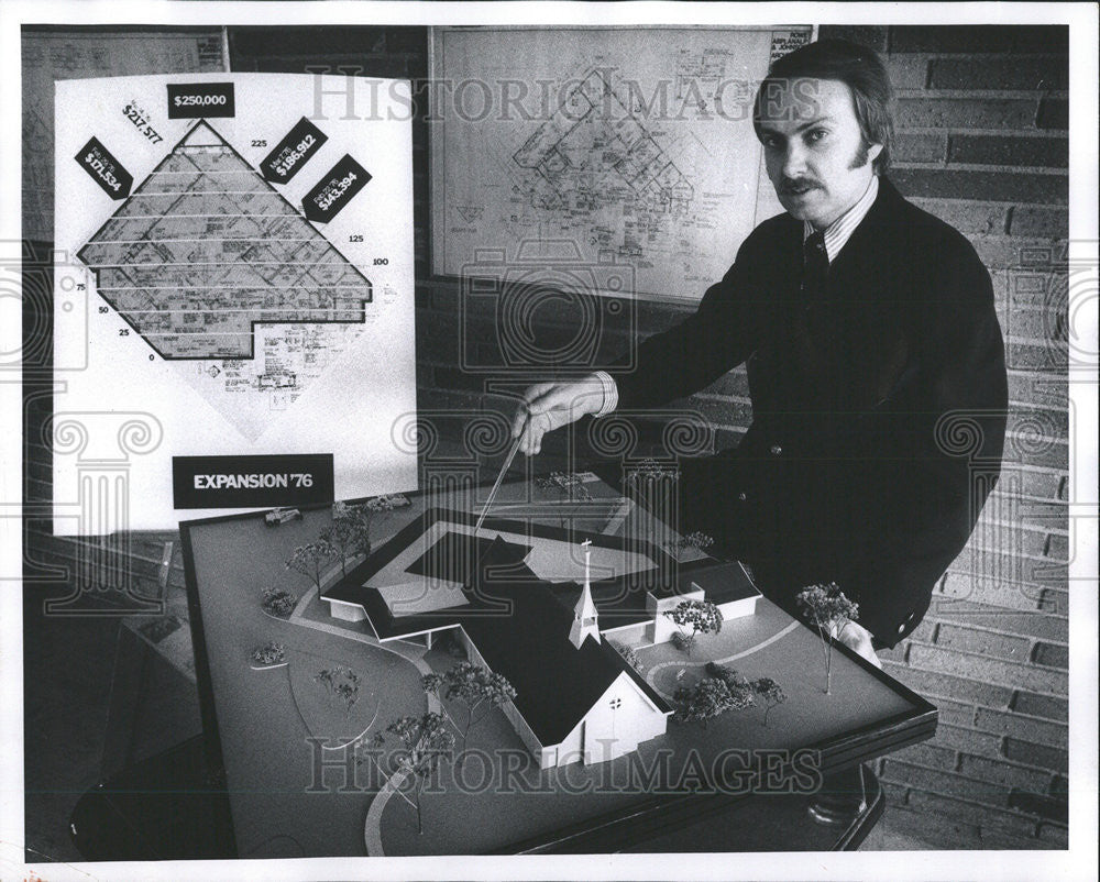 1976 Press Photo Rev Donald H Fagerberg Church Ascension Northfield - Historic Images