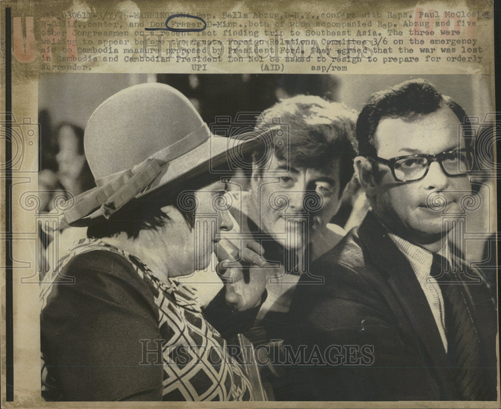 1975 Press Photo Rep Bella Abzug Paul McClosk Washington Congressmen Don Fraser - Historic Images