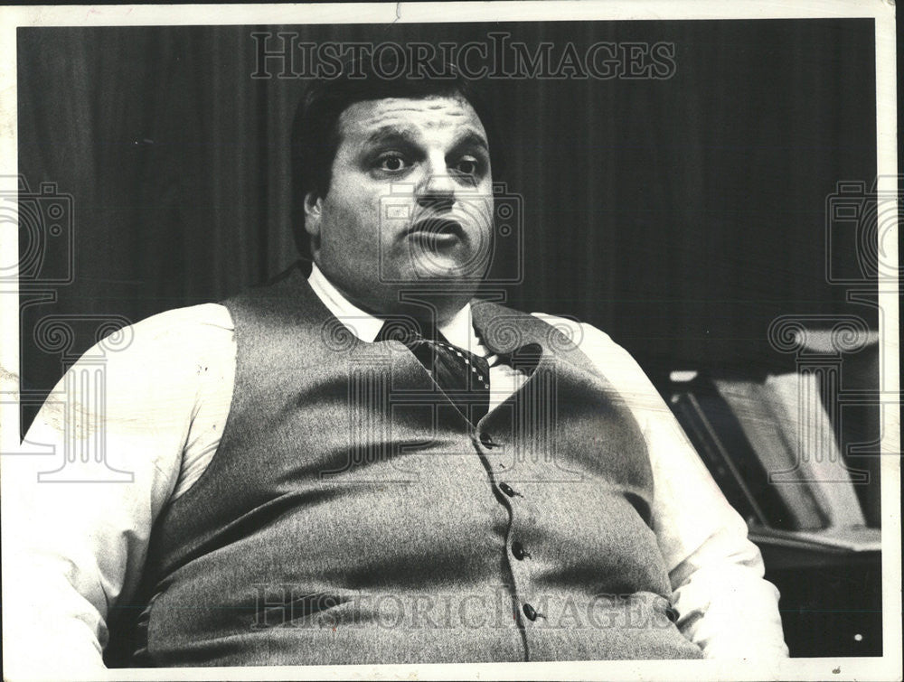 1981 Press Photo Anthony Fratto deputy commissioner Mayor Byrne sanitation - Historic Images