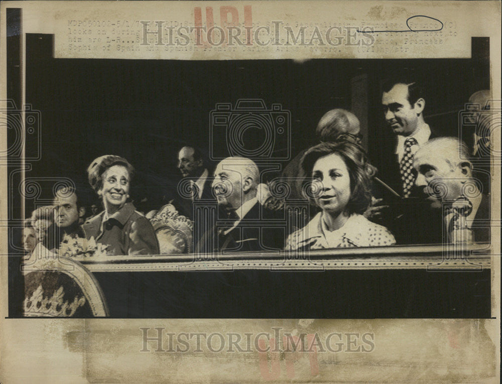 1975 Press Photo Francisco Frances Family - Historic Images