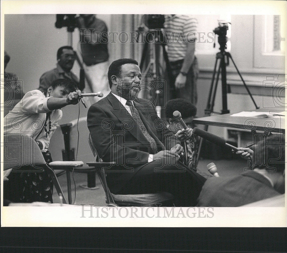 1988 Press Photo Erwin France Chicago politics administrations mayoral - Historic Images