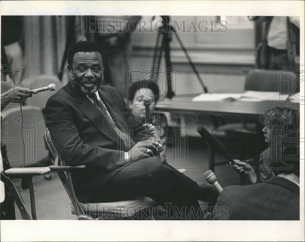 1988 Press Photo Erwin France City Council Education Committee - Historic Images