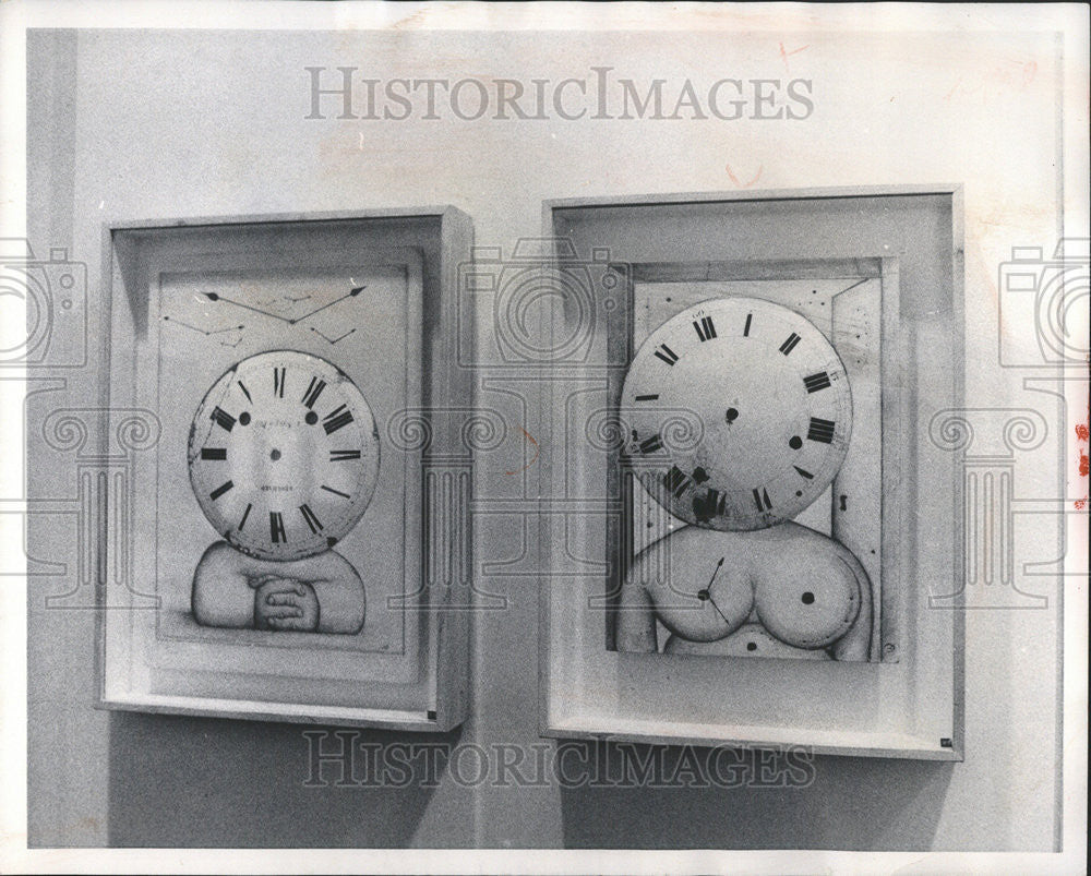 1975 Press Photo Time Flies Temps Pis Clock - Historic Images