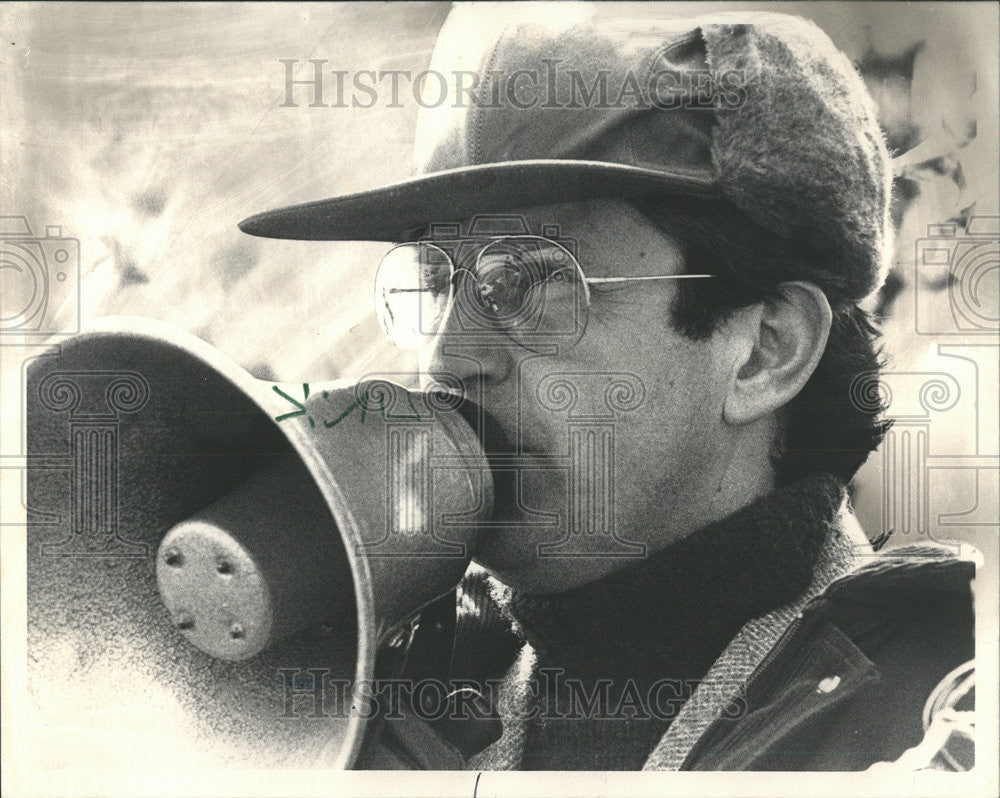 1986 Press Photo Producer Director Richard Franklin set Film Link Nationwide - Historic Images