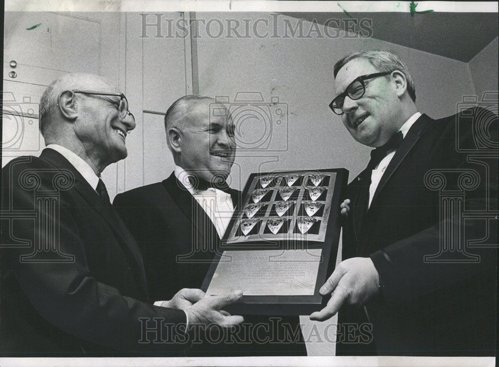 1969 Press Photo Morris R DeWoskin Former Chairman - Historic Images
