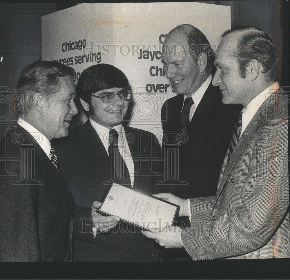 1973 Press Photo Deputy Mayor Kenneth Sain Chicago Jaycee Palmer House - Historic Images