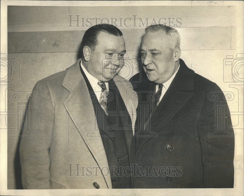 1938 Press Photo Ald Frank Konkowski attorney James Burke Criminal court jury - Historic Images