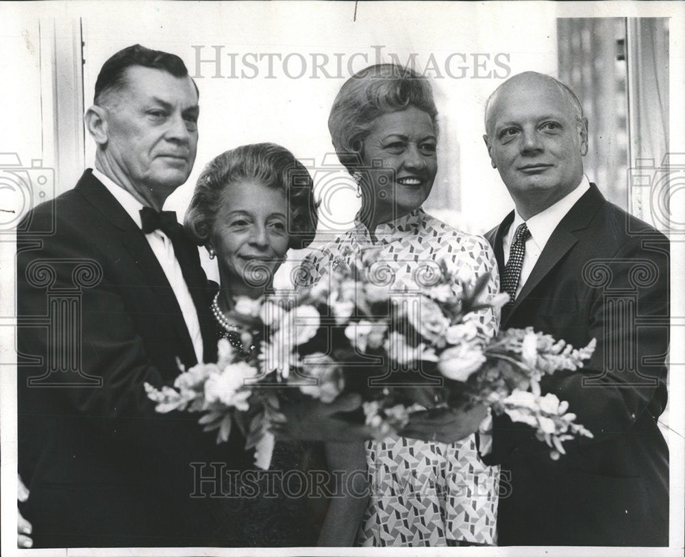 1969 Press Photo Capt Mrs Charles Kelsch Mr Mrs Carl Kroch Tavern Club event - Historic Images