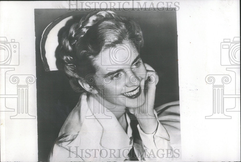 1954 Press Photo Mrs Sandra Kelly Sandy Nurse Chicago Daily News - Historic Images