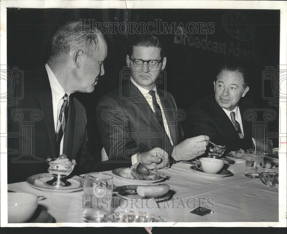 1964 Press Photo Robert Cunningham Chicago Commerce Industry Walter Illinois - Historic Images