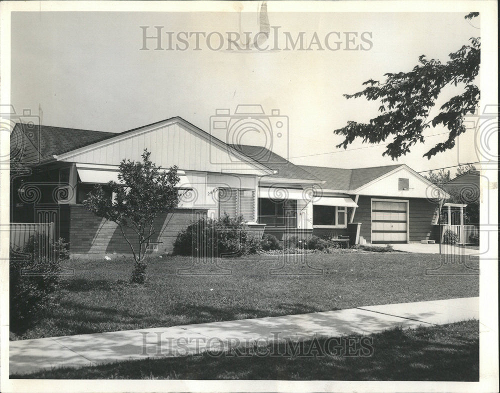 1963 Press Photo Exterior of Kozumplik Home - Historic Images