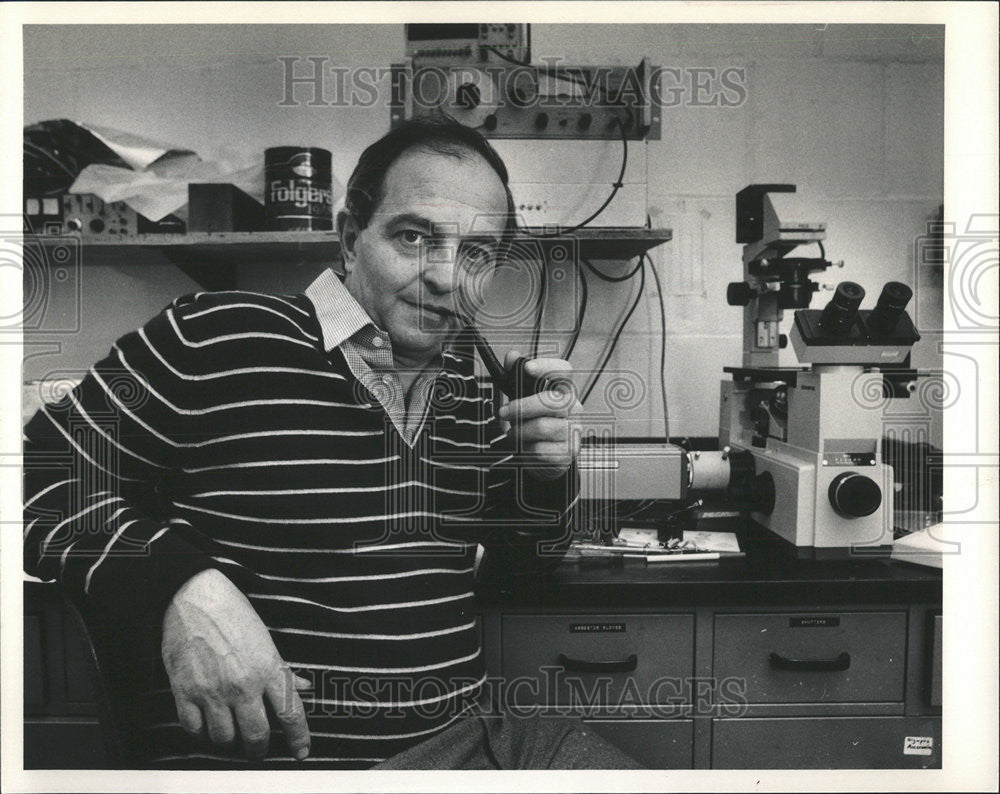 1989 Press Photo Albert Libchaber University Chicago Phycisist - Historic Images