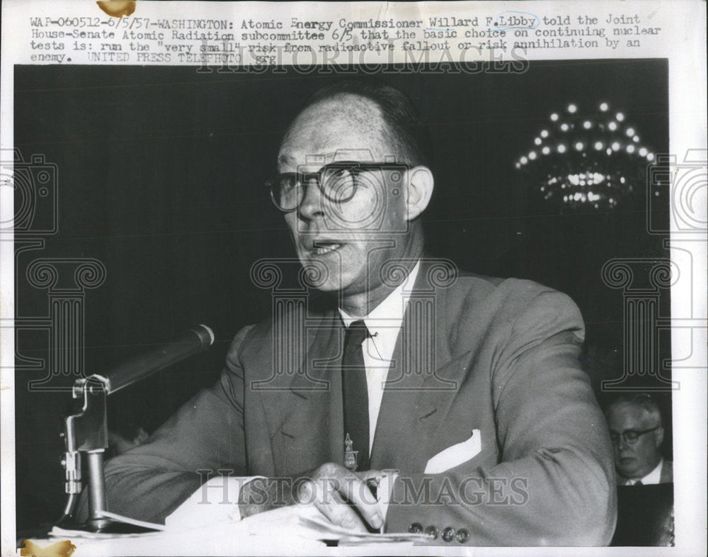 1957 Press Photo Atomic Energy Willard Libby Atomic Radiation Radiation Senate - Historic Images