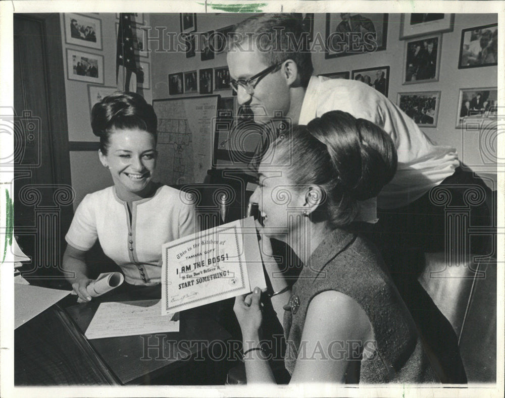 1966 Press Photo Kathleen Fitzpatrick Cook County Marriage License Bureau George - Historic Images