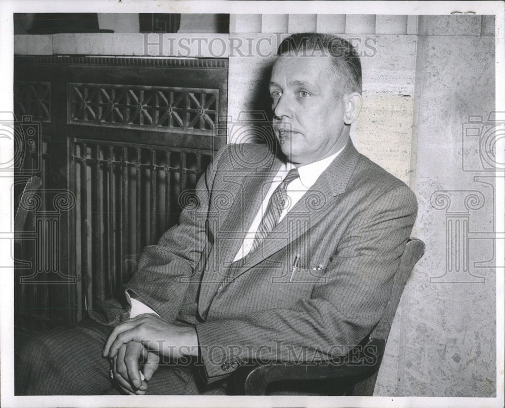 1959 Press Photo s Edward Koniecki Chair Room Coat Wall - Historic Images