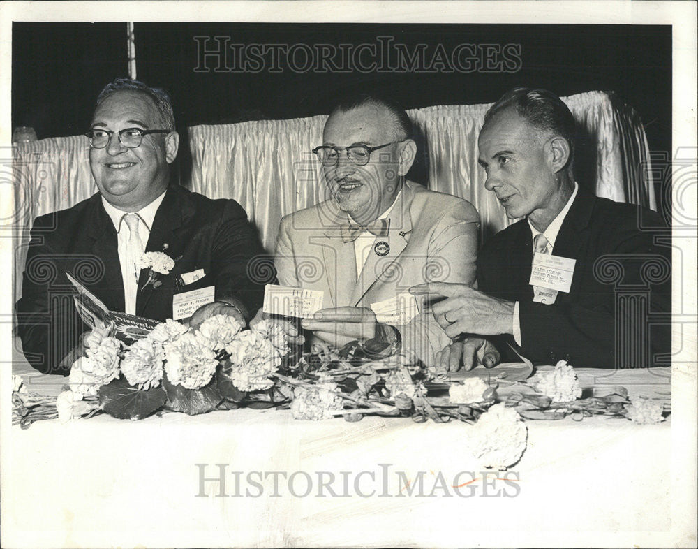 1963 Press Photo Henry Fischer Vice President Illinois Teleflora Fisher Flower - Historic Images