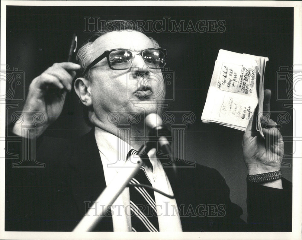 1985 Press Photo CBS Studio Hassan Plainfield Columnist Globe Syndicate Derow TV - Historic Images