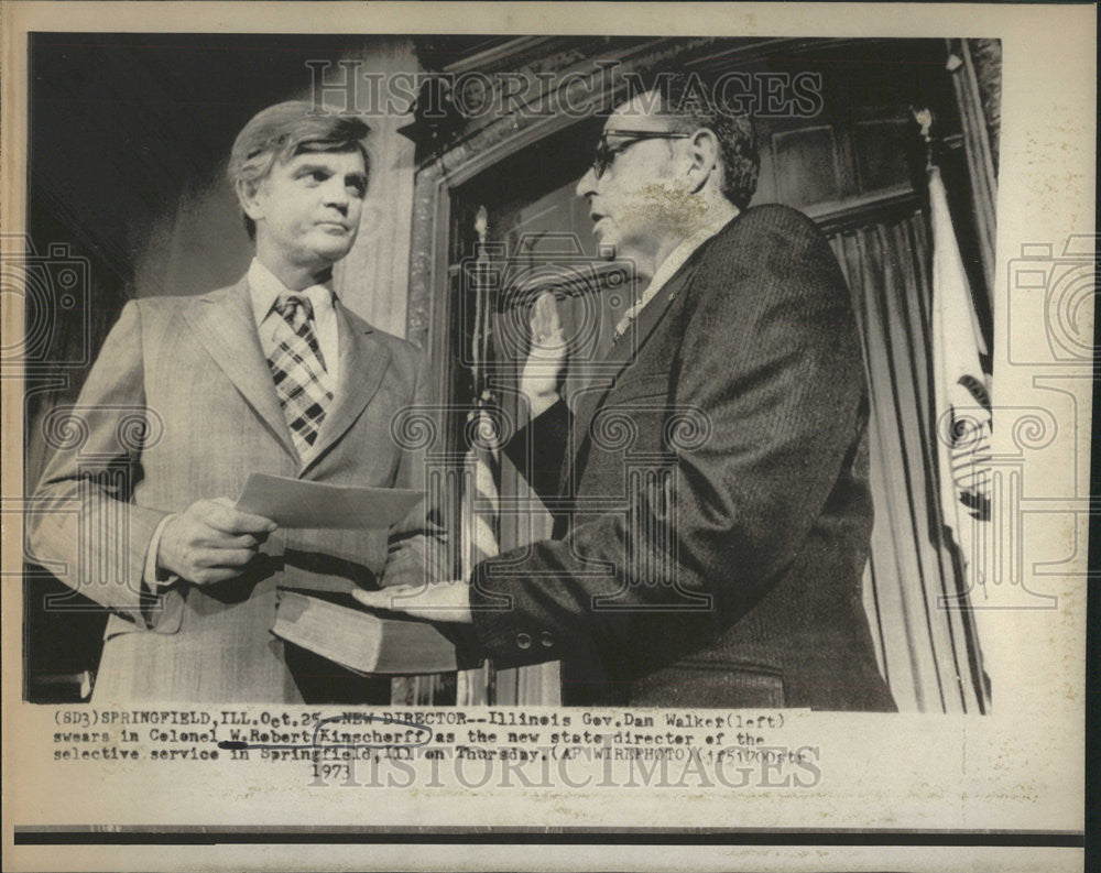 1973 Press Photo Illinois Gov Dan Walker Colonel Robert Kinscherff director - Historic Images