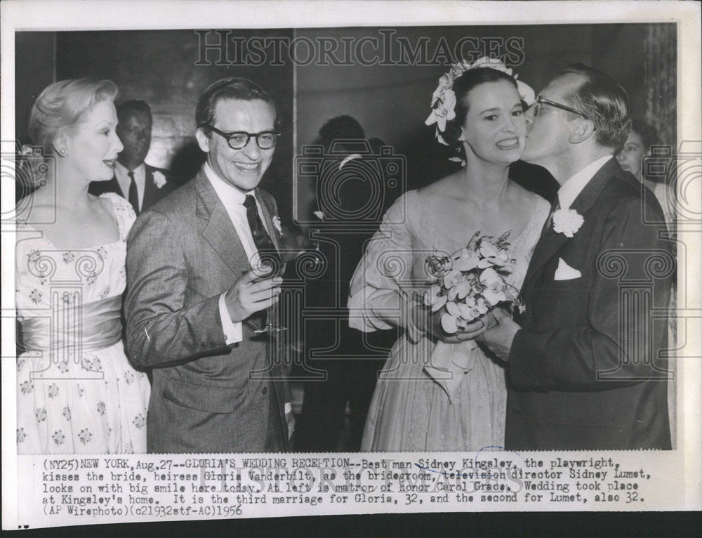 1956 Press Photo Sidney Kingsley Gloria Vanderbilt television director marriage - Historic Images