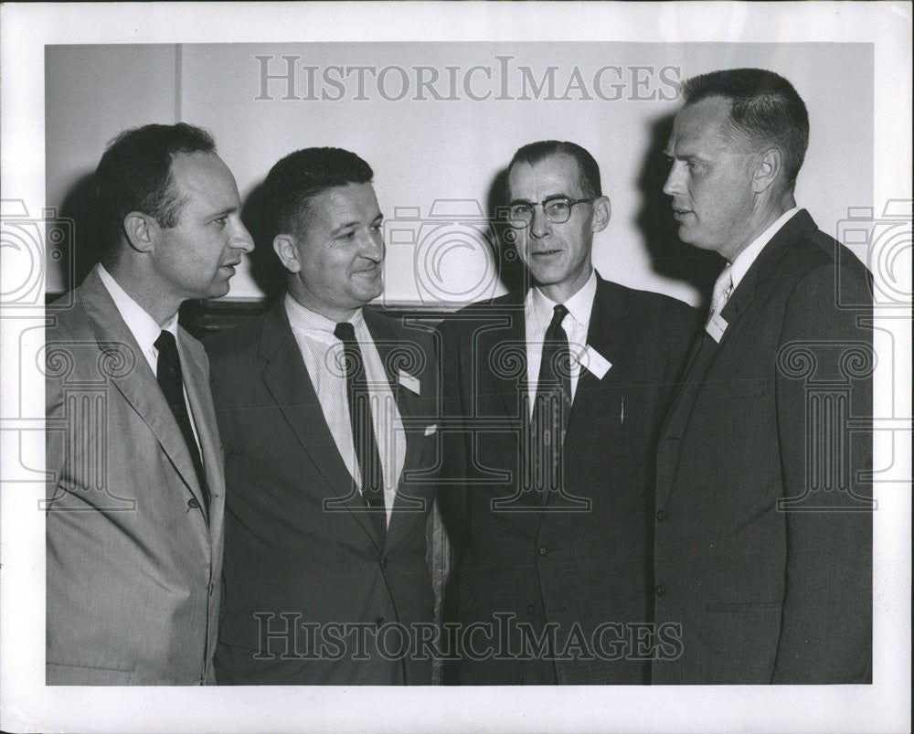 1959 Press Photo Fourth Annual Animal Disease Conference Harry Kingman Jr - Historic Images