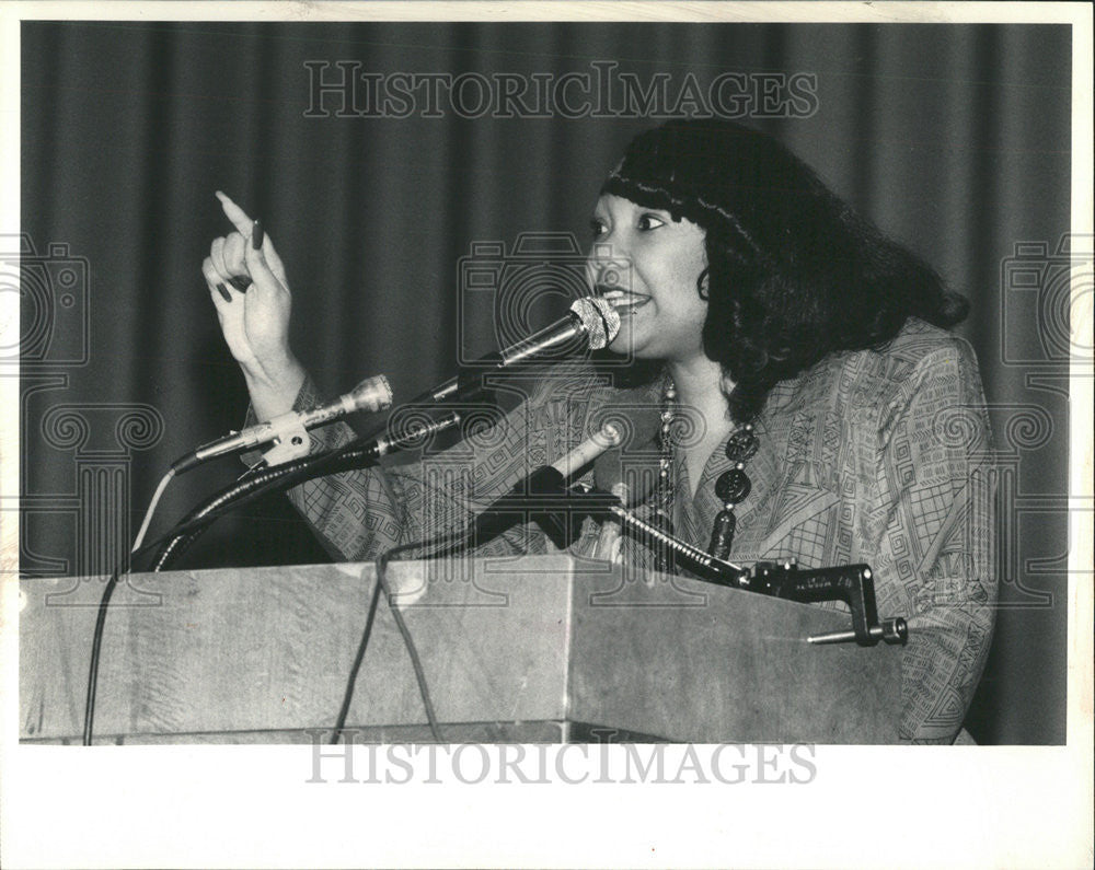 1987 Press Photo Dunbar High School Martin Luther King Yolanda student excel - Historic Images