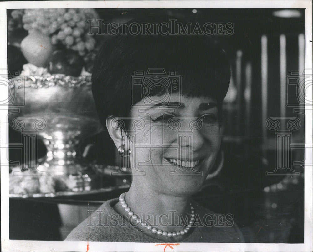 1967 Press Photo Mrs Carl Devoe dynamo Chairman Crusade Mercy women committee - Historic Images