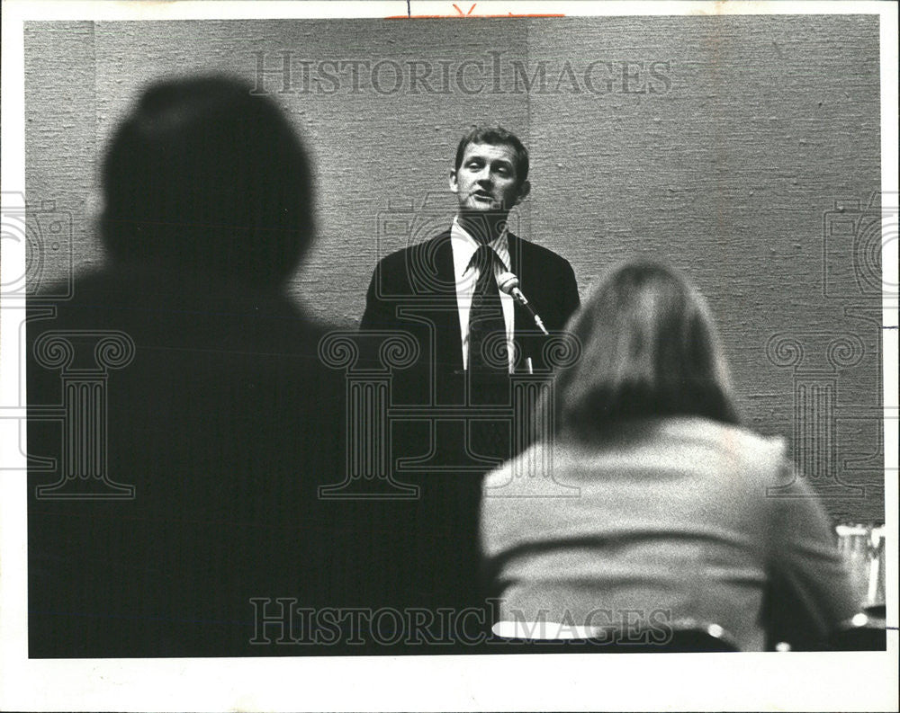 1977 Press Photo Dean Determan Business Bureau arbitration training class vice - Historic Images