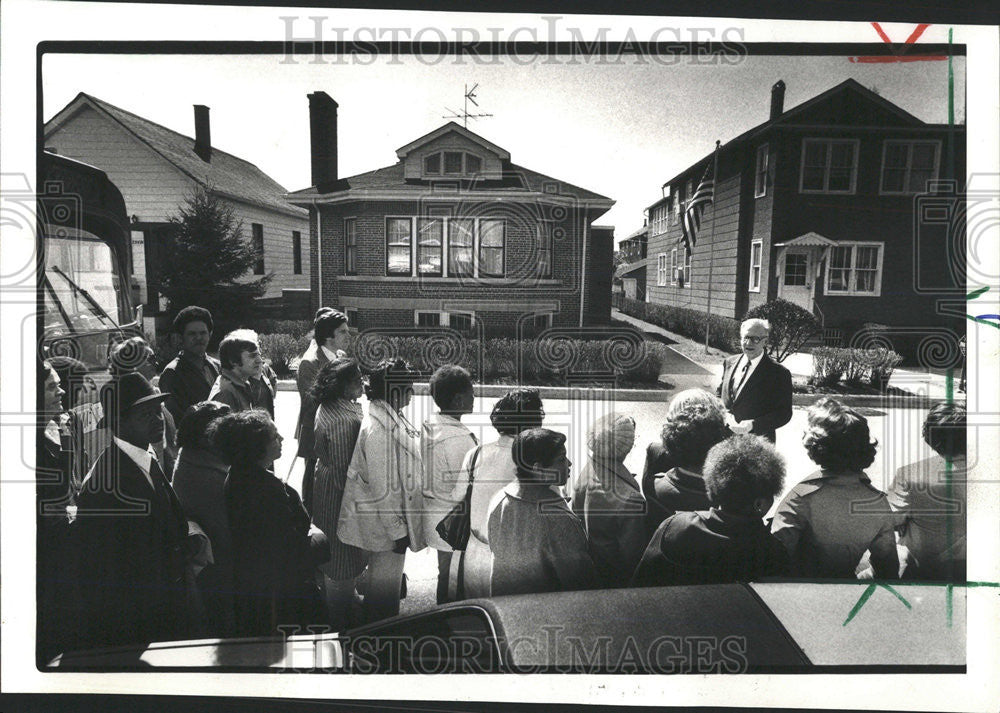 1978 Press Photo Daley Residence Ambassador East Hotel Employes Leon Despres - Historic Images