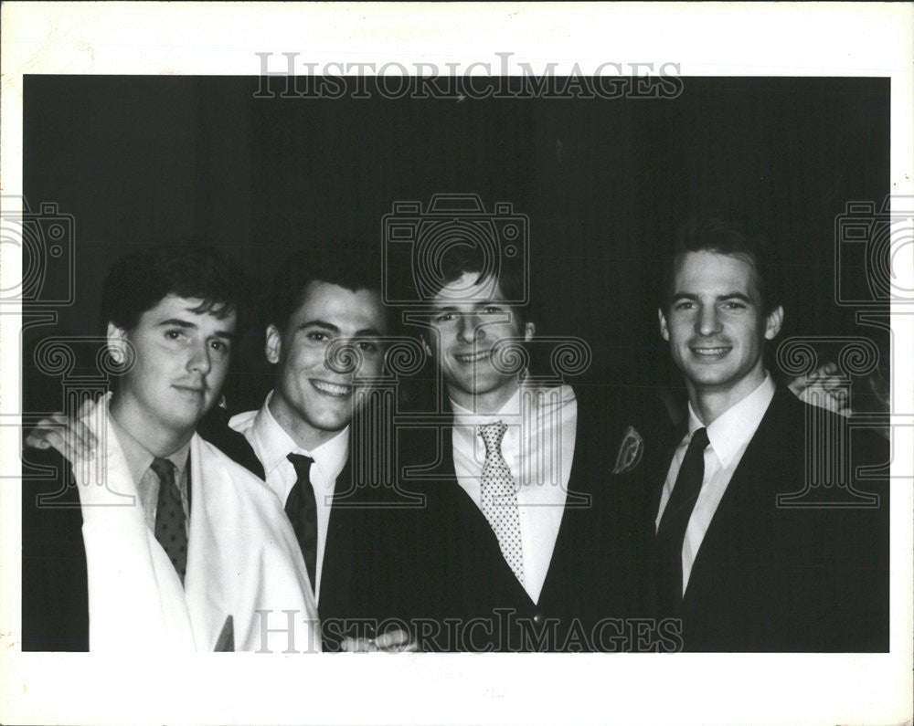 1988 Press Photo Luncheon Park Pat Denvereux Kevin chuck Mudd family estate - Historic Images