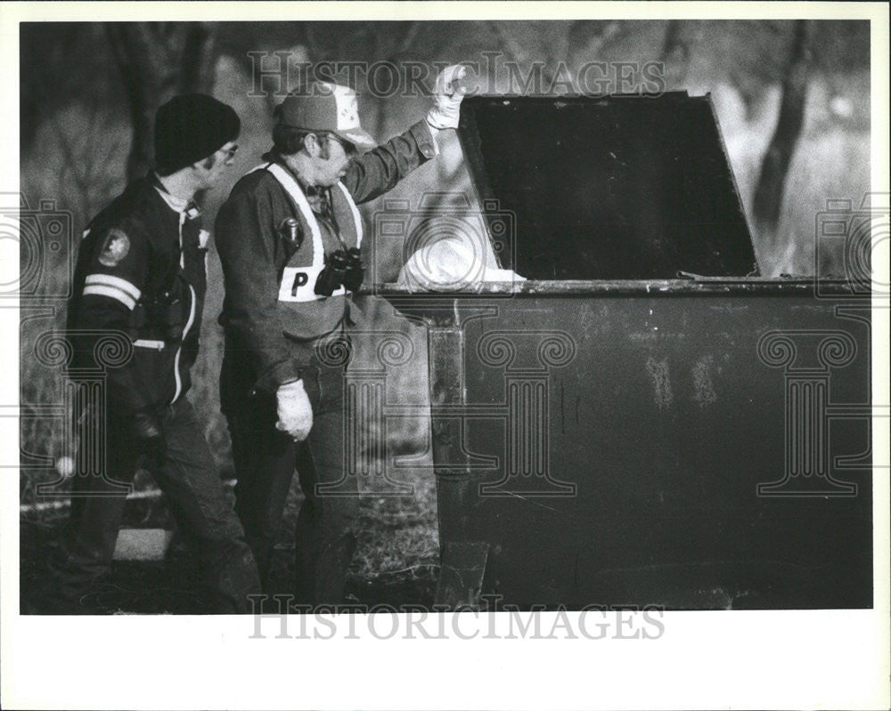 1984 Press Photo - Historic Images